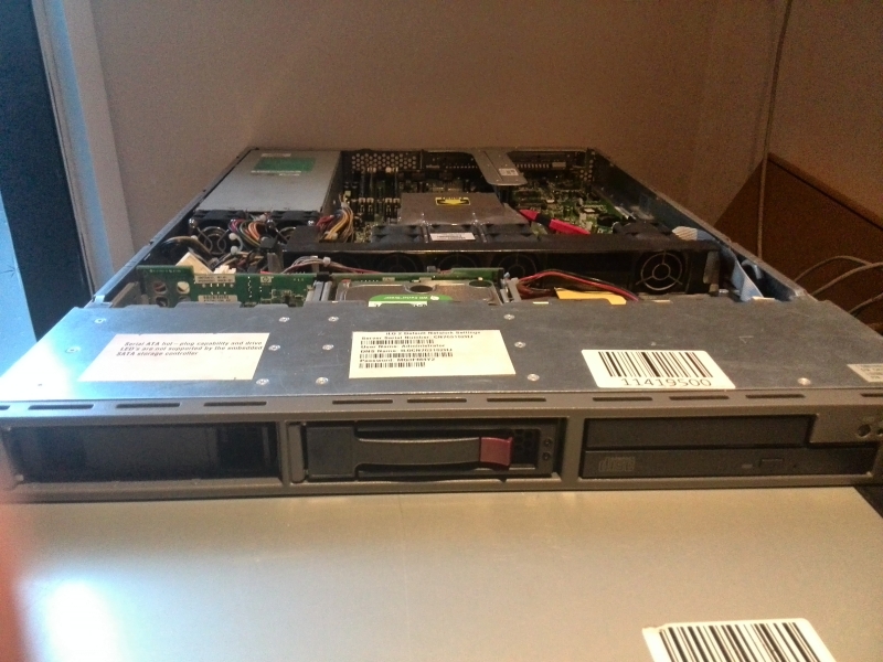 HP Proliant DL320 #4